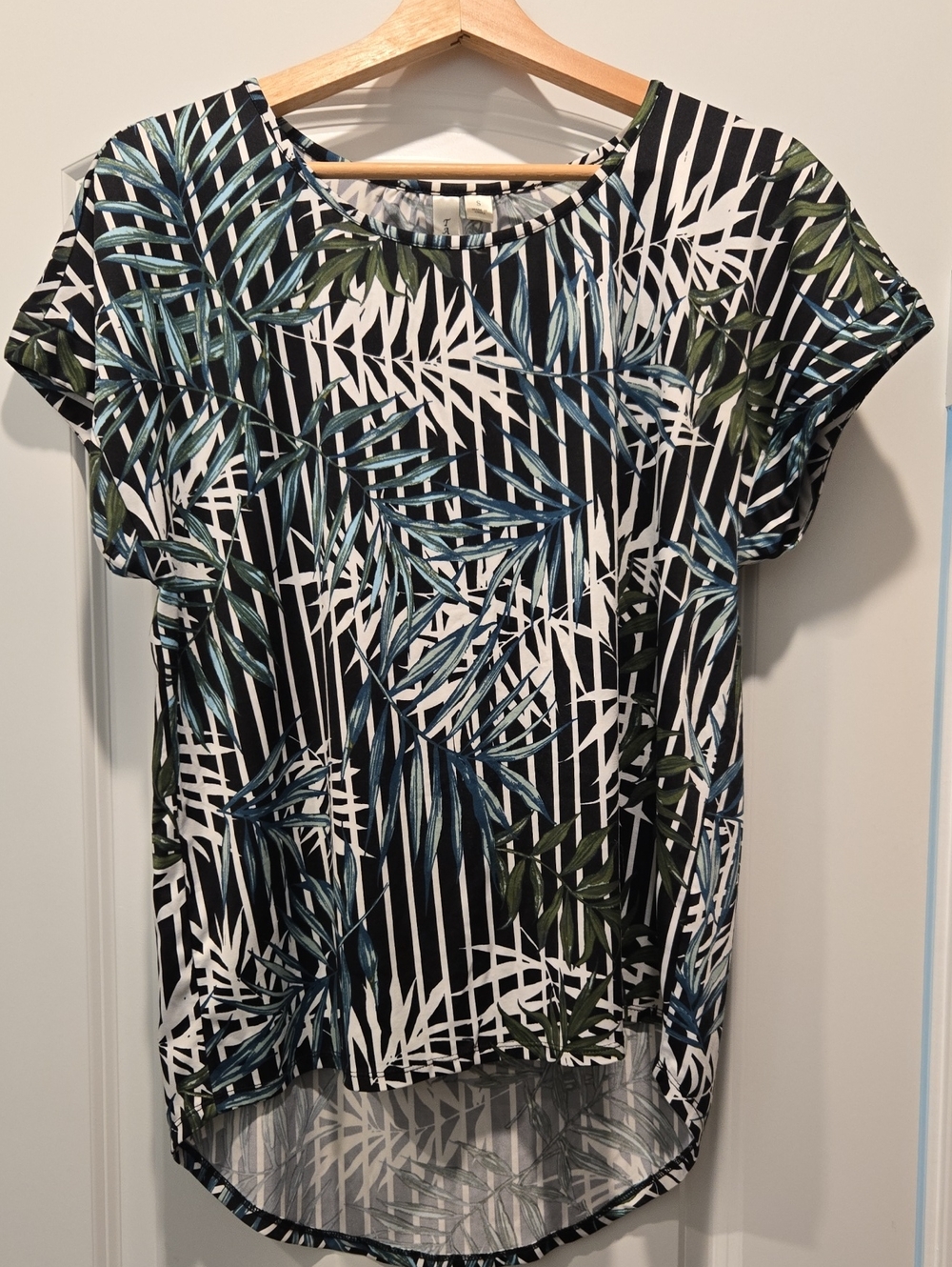 Tacera Black Striped Tropical Leaf Short Sleeve Top